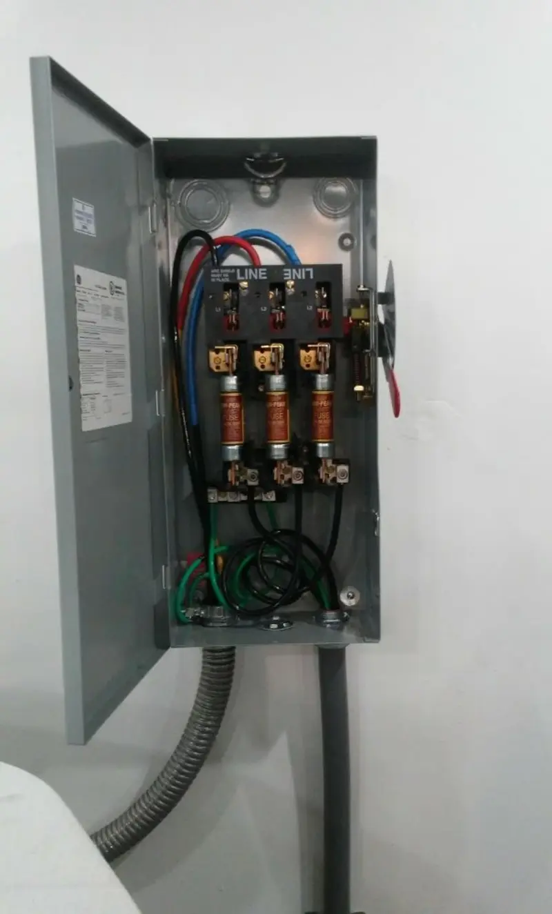 Three-phase disconnect switch installed for Electrical Wiring & Rewiring in Liberty